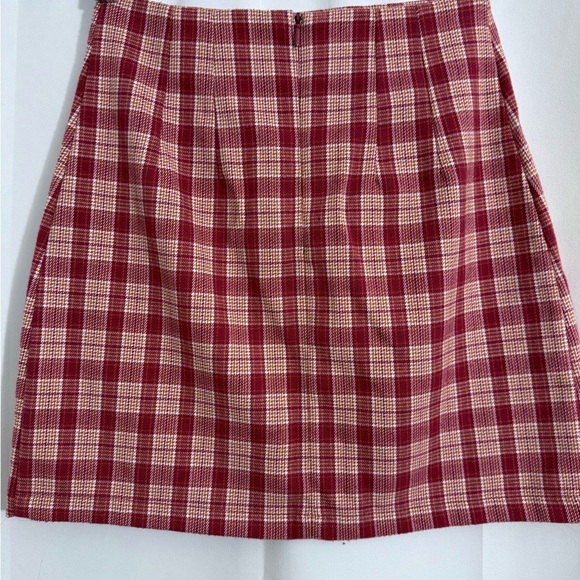 Brandy Melville Red Plaid Unlined Mini Skirt With Side Slits Size 24 (Small) - Picture 5 of 9